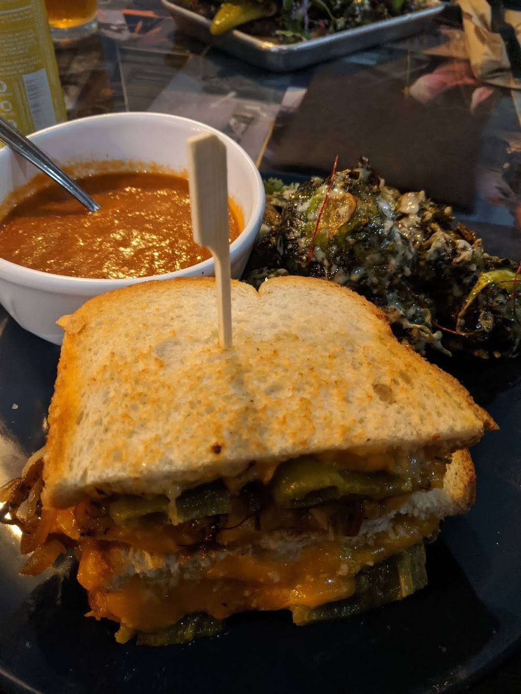 Culinerdy Kitchen | restaurant | 524 12th St, Sacramento, CA 95814, USA | 9165947911 OR +1 916-594-7911