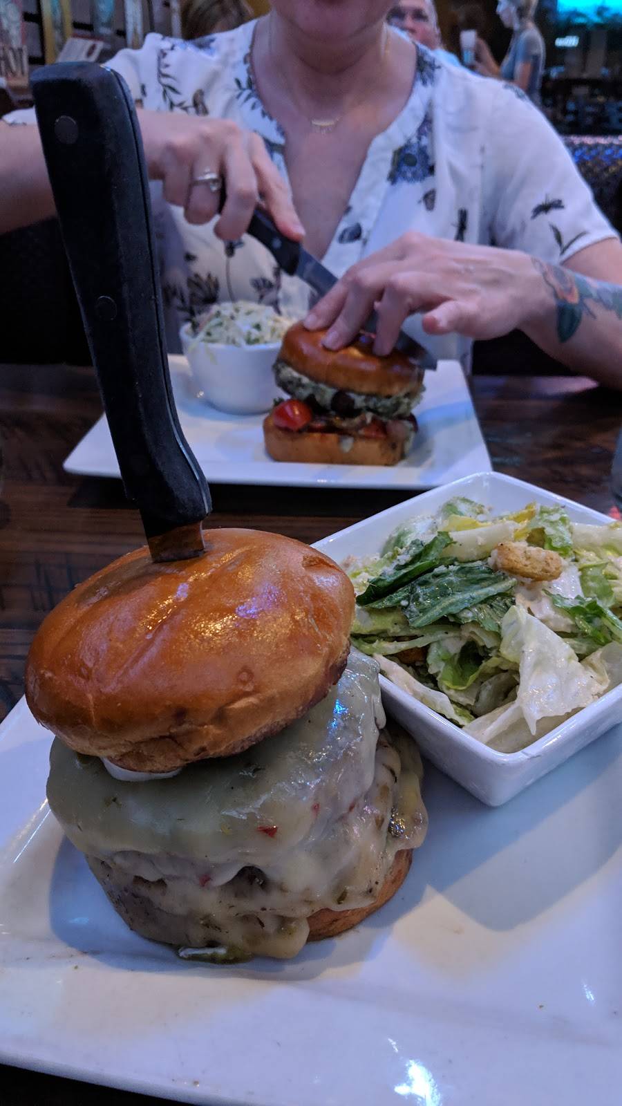 Cold Beers & Cheeseburgers | restaurant | 6718 W Deer Valley Rd, Glendale, AZ 85310, USA | 6232137622 OR +1 623-213-7622