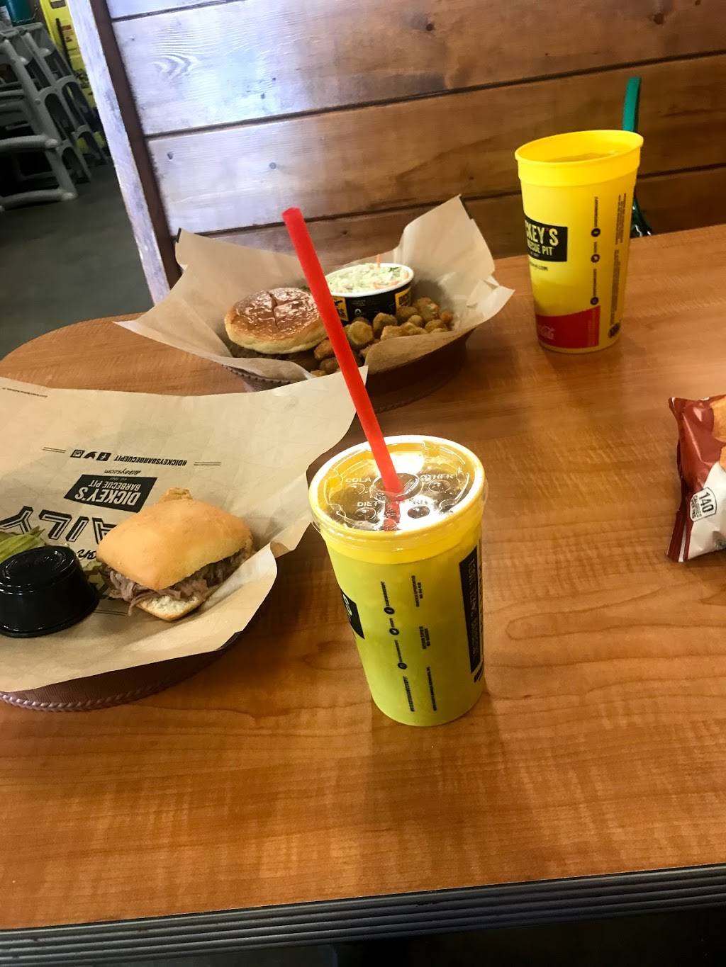 Dickeys Barbecue Pit | meal delivery | 9000 N Skyview Ave, Kansas City, MO 64154, USA | 8165053900 OR +1 816-505-3900