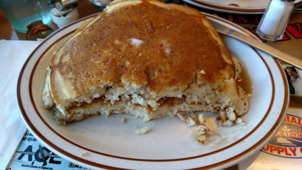 Barnstormer Restaurant | restaurant | 600 Airport Road # A, Greeley, CO 80631, USA | 9703363020 OR +1 970-336-3020