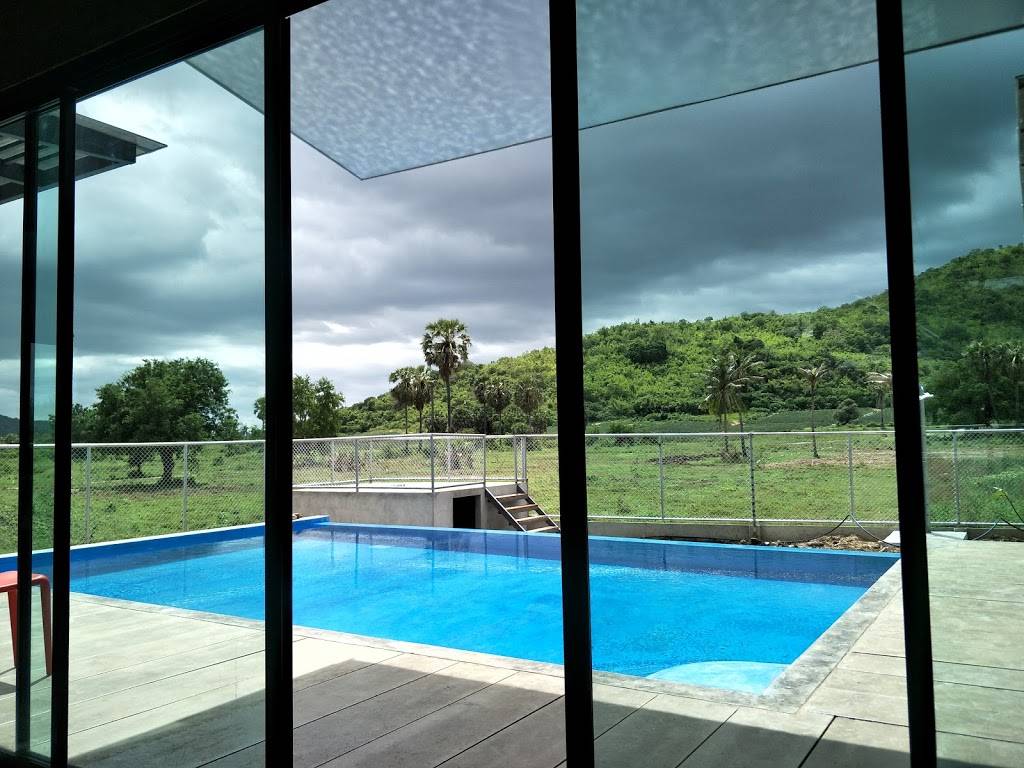 Camp Hollis | restaurant | 911 Moo 4, Tambon Pak Nam Pran, Amphoe Pran Buri, Chang Wat Prachuap Khiri Khan, Houston, TX 77220, USA | 0924160412 OR +1 0924160412