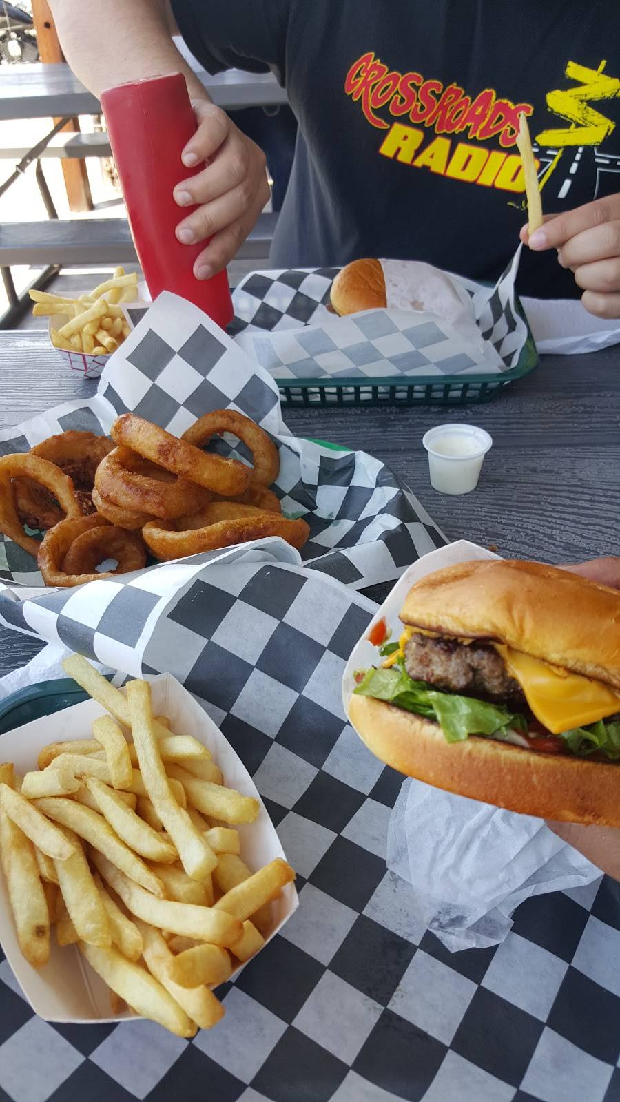 Horny Toad Bar & Grill | restaurant | 319 3rd St, Cranfills Gap, TX 76637, USA | 2545971100 OR +1 254-597-1100