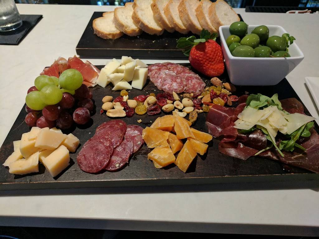 Neoteca | night club | 130 S Hough St, Barrington, IL 60010, USA | 8473821330 OR +1 847-382-1330