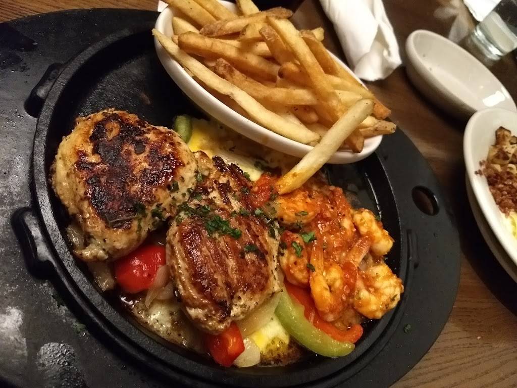 TGI Fridays | restaurant | 13237 Worth Ave, Woodbridge, VA 22192, USA | 7034920090 OR +1 703-492-0090