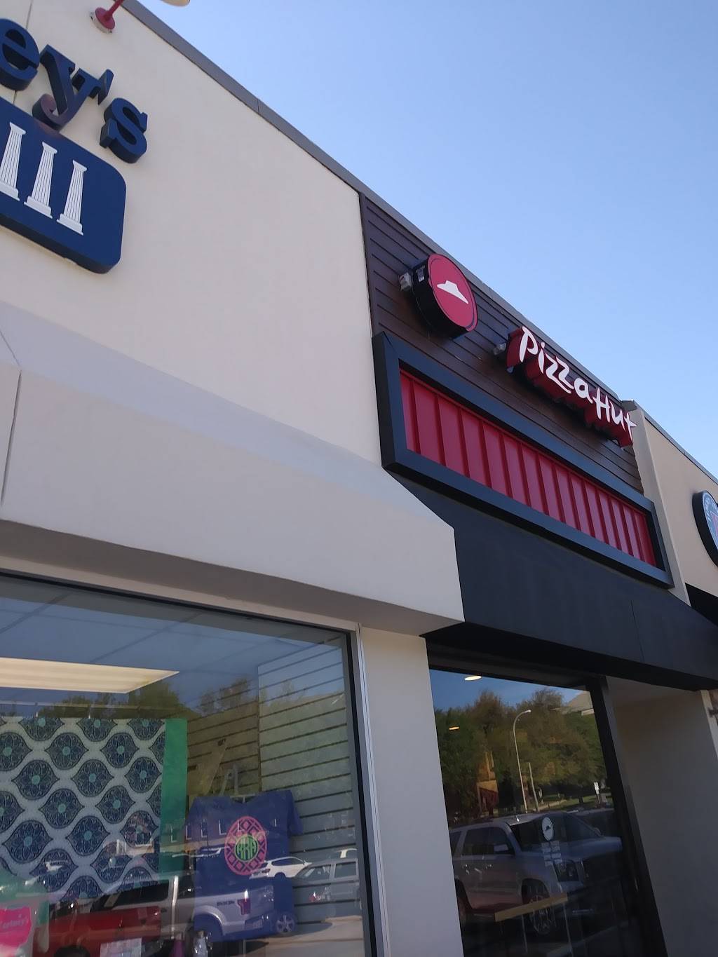 Pizza Hut | restaurant | 6409 Hillcrest Ave, Dallas, TX 75205, USA | 2145201515 OR +1 214-520-1515