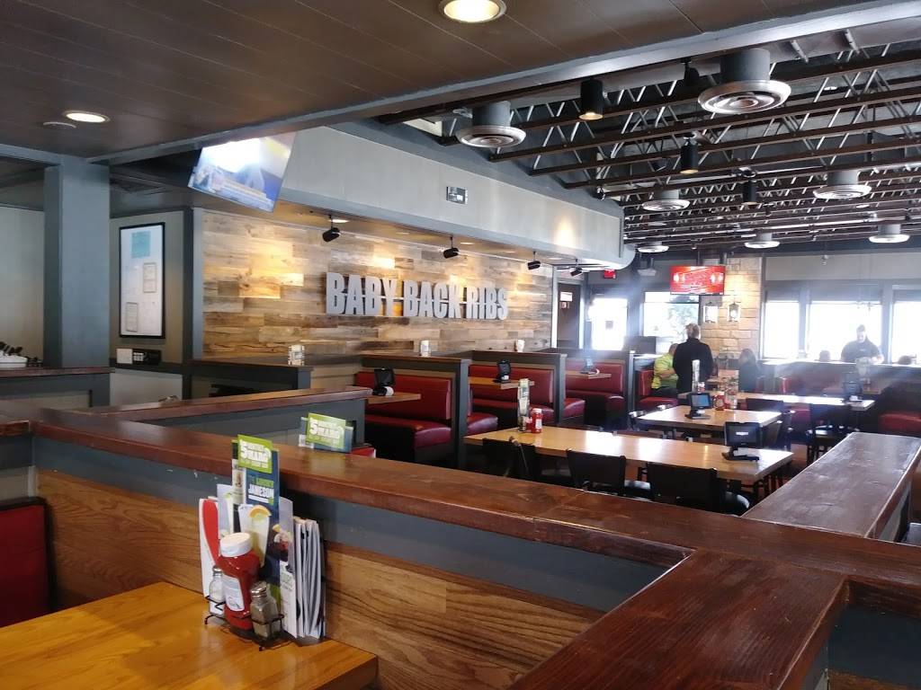 Chilis Grill & Bar | meal takeaway | 131 River Rd, Andover, MA 01810, USA | 9786865075 OR +1 978-686-5075