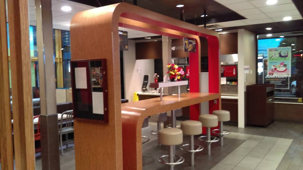 McDonalds | cafe | 100 Garfield St S, Cambridge, MN 55008, USA | 7636899015 OR +1 763-689-9015