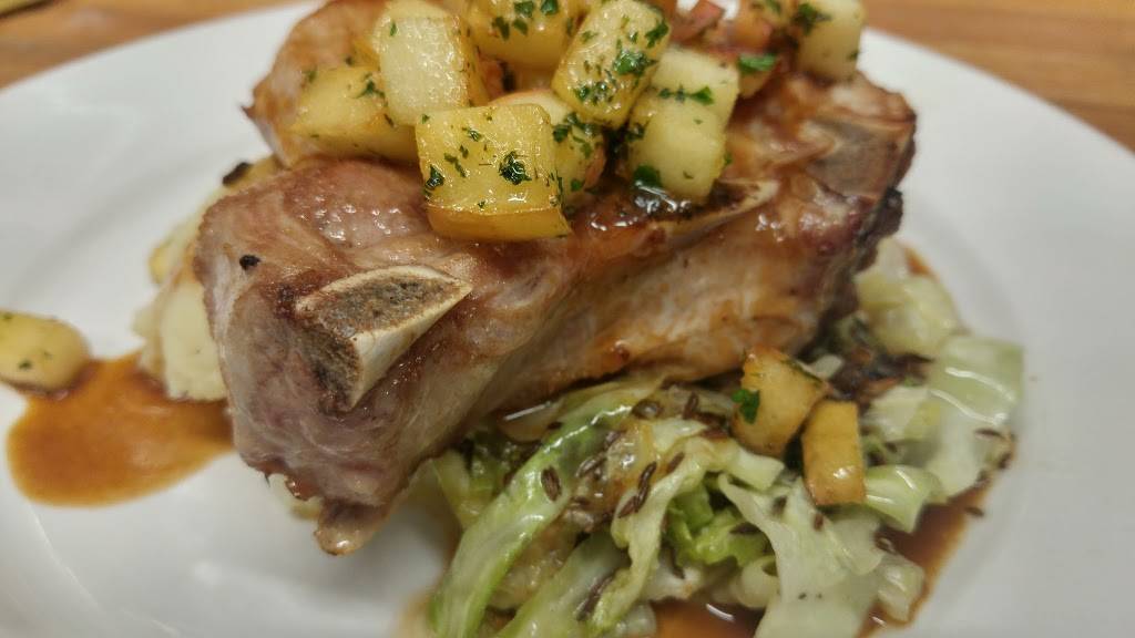 Winfields Pub LLC | restaurant | 1213 Ridge Rd, Buffalo, NY 14218, USA | 7168210700 OR +1 716-821-0700