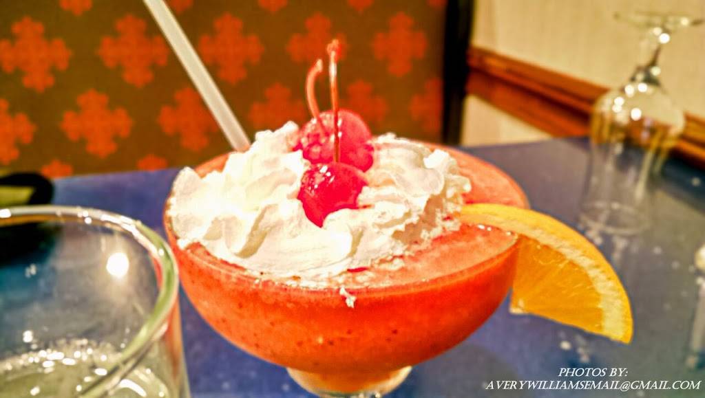 La Luna Ristorante | restaurant | 35 Governor Winthrop Blvd, New London, CT 06320, USA | 8603267258 OR +1 860-326-7258