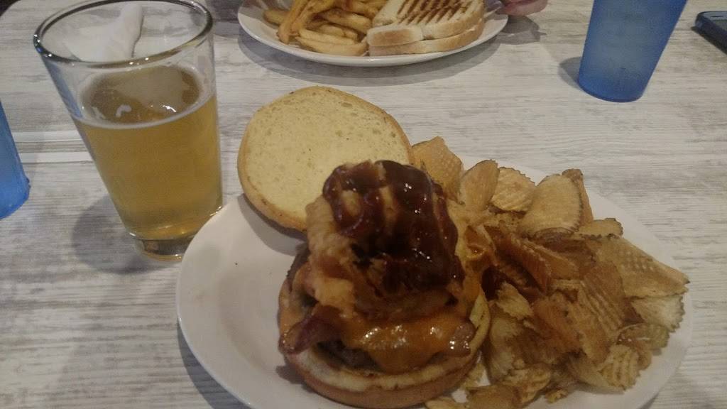 Fenwick Farms Brewing Company | restaurant | 219 W Washington St, Rensselaer, IN 47978, USA | 2198663773 OR +1 219-866-3773