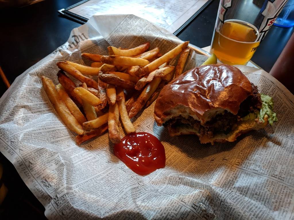 Echo Tap & Grill | restaurant | 554 W Main St #2632, Madison, WI 53703, USA | 6082566928 OR +1 608-256-6928