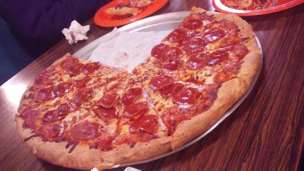 Pudgies Pizza Pasta & Subs | restaurant | 520 N Main St, Canandaigua, NY 14424, USA | 5853946720 OR +1 585-394-6720