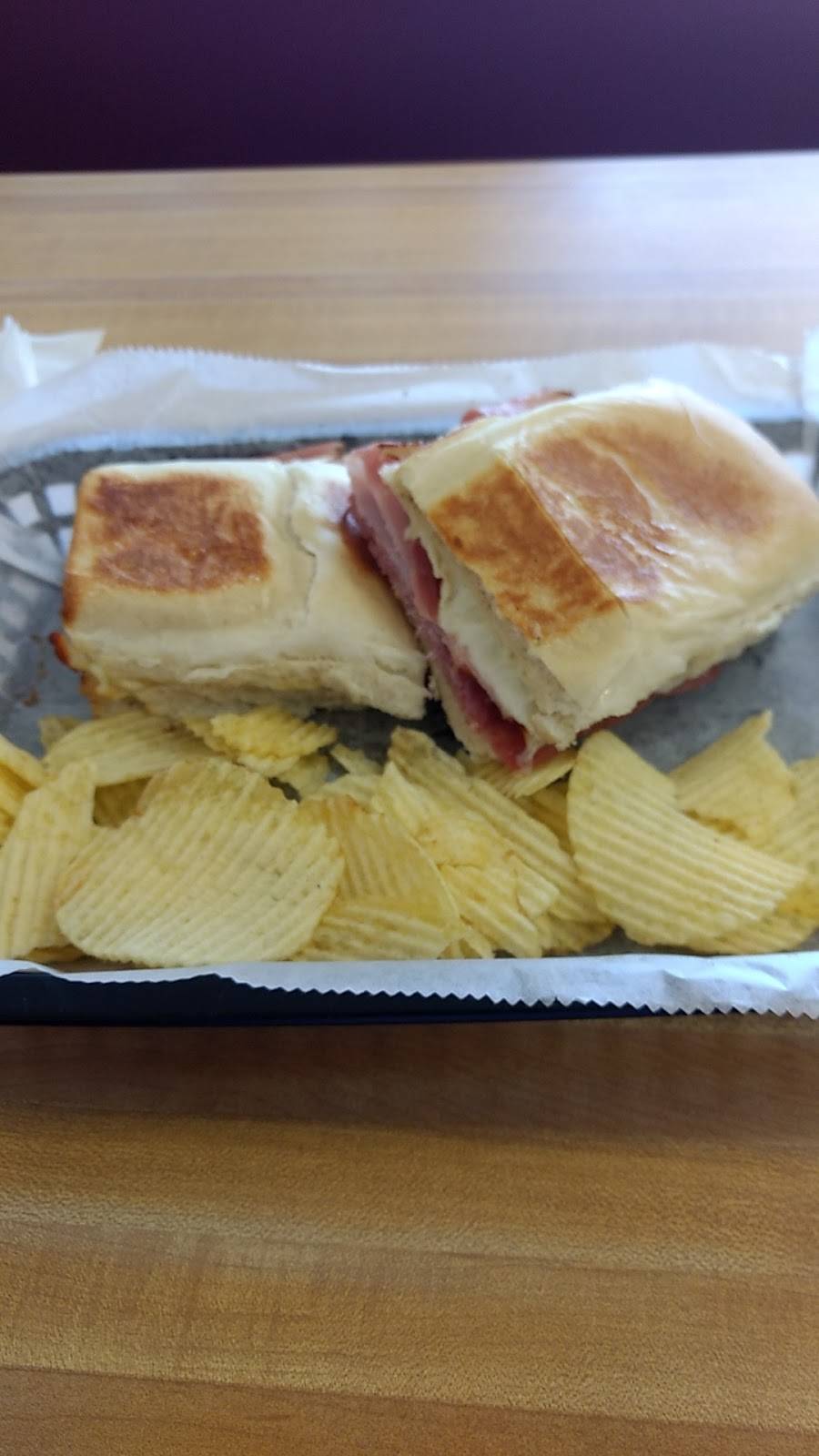 Angelos Italian Eatery | restaurant | 5401 Portage Rd # 4, Portage, MI 49002, USA | 2693429906 OR +1 269-342-9906