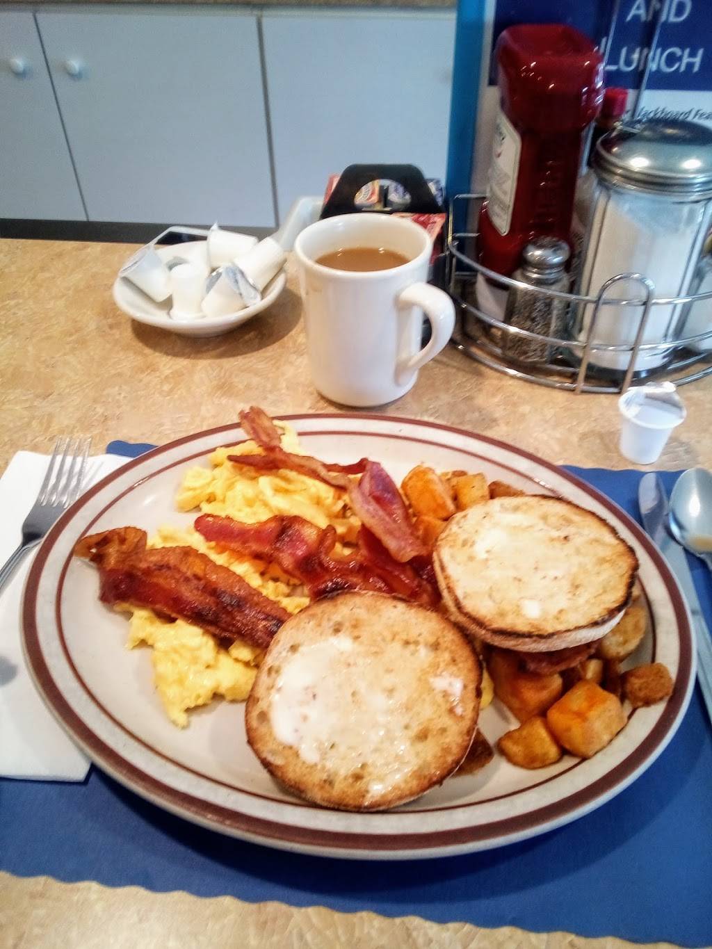 Newcombs Breakfast And Lunch | restaurant | 924 Broad St, Weymouth, MA 02189, USA | 7818122147 OR +1 781-812-2147