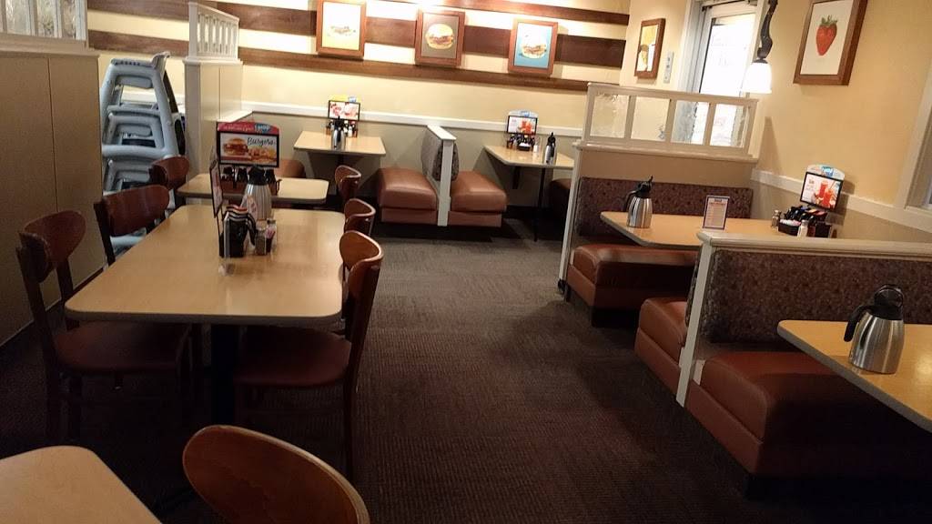 IHOP | restaurant | 10301 Magnolia Ave, Riverside, CA 92505, USA | 9516889806 OR +1 951-688-9806