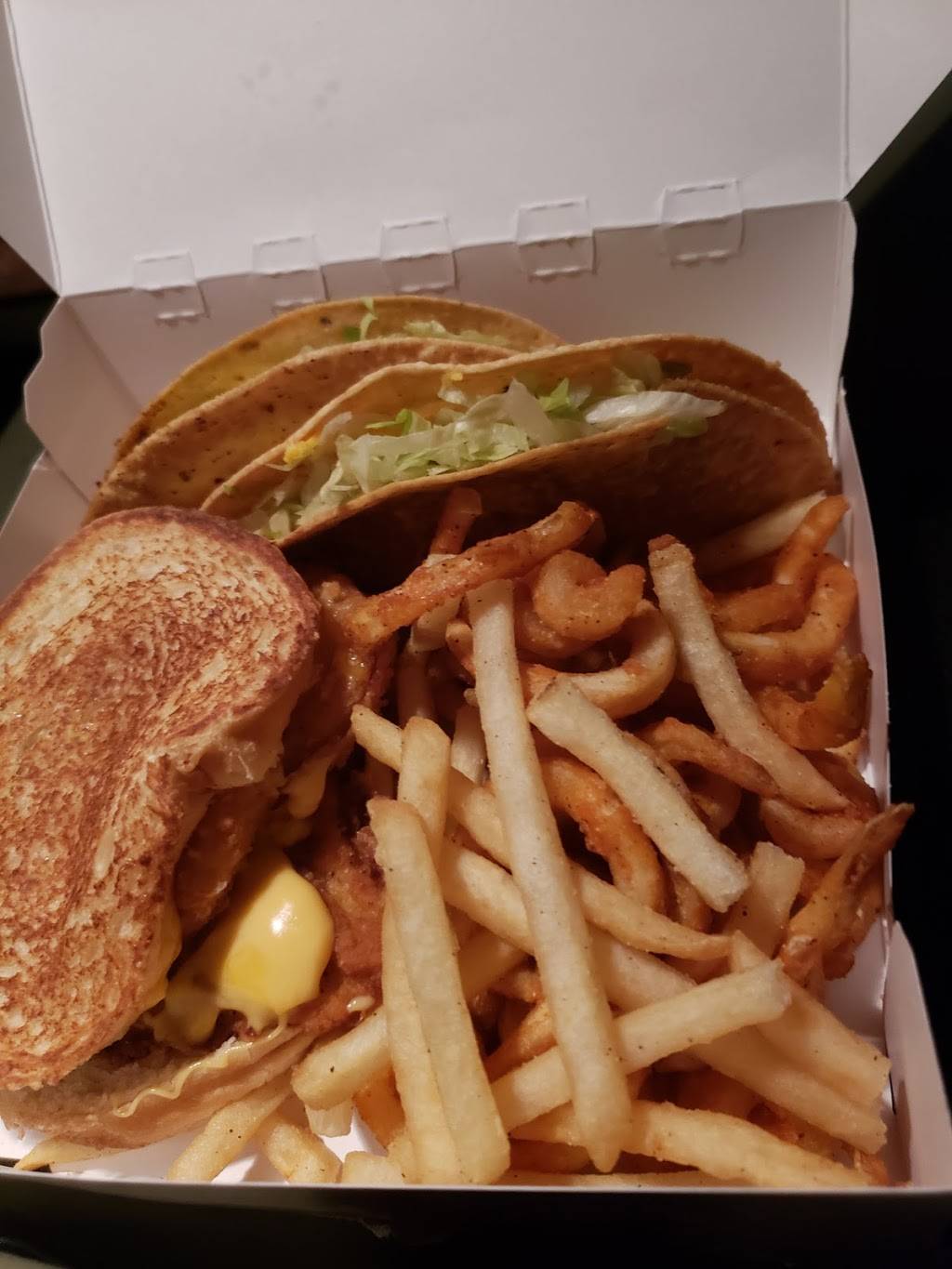 Jack in the Box | restaurant | 3209 E Belknap St, Fort Worth, TX 76111, USA | 8178312404 OR +1 817-831-2404