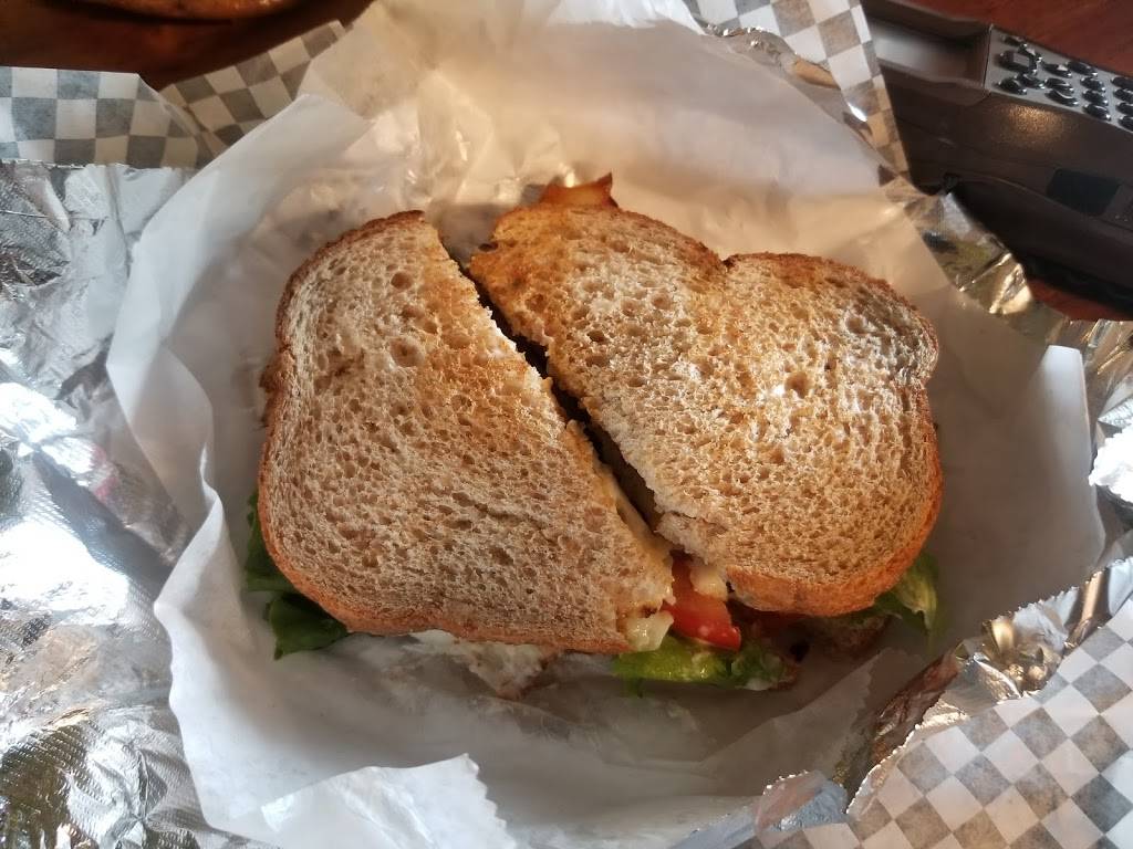 MoEs Eagles Nest Deli | restaurant | 113 N Cloverdale Blvd, Cloverdale, CA 95425, USA | 7078949290 OR +1 707-894-9290