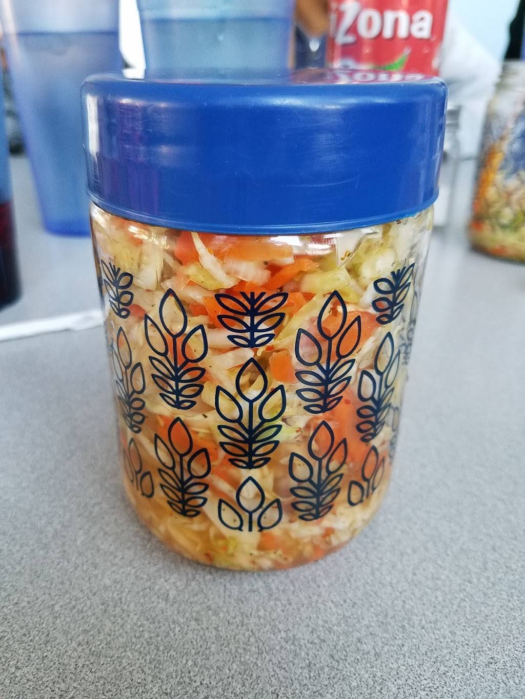 Salvis Pupuseria & Restaurant | restaurant | 8922 Beech Ave suite k, Fontana, CA 92336, USA | 9096951021 OR +1 909-695-1021