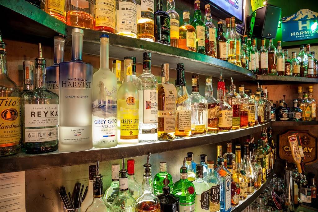 The Barking Dog Alehouse | restaurant | 705 NW 70th St, Seattle, WA 98117, USA | 2067822974 OR +1 206-782-2974