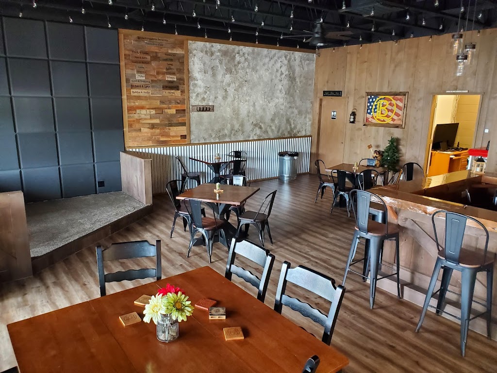 Lookingglass Brewery Brewpub | restaurant | 192 SE Main St, Winston, OR 97496, USA | 5416712311 OR +1 541-671-2311