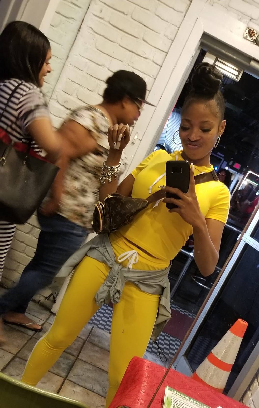 New Bentley Lounge | night club | 19631 Plymouth Rd, Detroit, MI 48228, USA | 3134939457 OR +1 313-493-9457