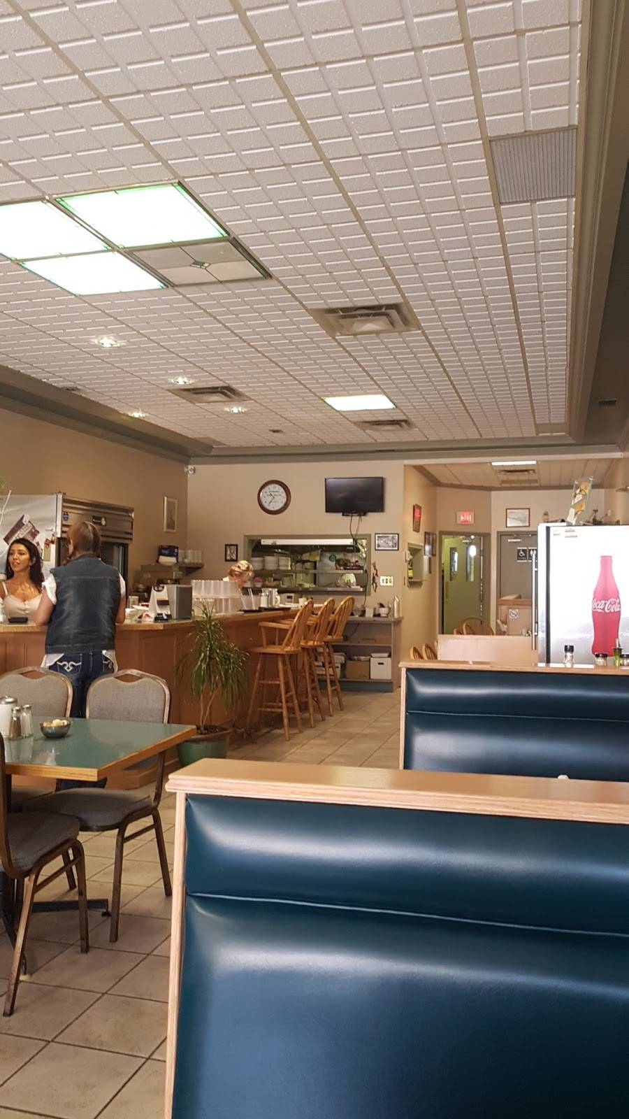 Piccadilly Square Restaurant | restaurant | 455 Dundas St, Woodstock, ON N4S 1C2, Canada | 5195394224 OR +1 519-539-4224