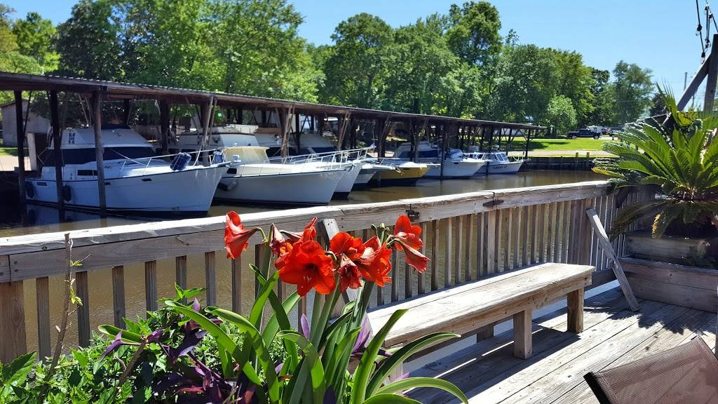 Tiki Restaurant Lounge and Marina | restaurant | 3212 Mary Walker Dr, Gautier, MS 39553, USA | 2284971591 OR +1 228-497-1591