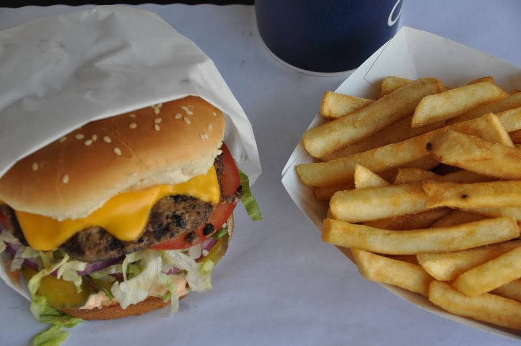 Burger Barn | restaurant | 5000 Santa Rosa Rd C, Camarillo, CA 93012, USA | 8054825536 OR +1 805-482-5536