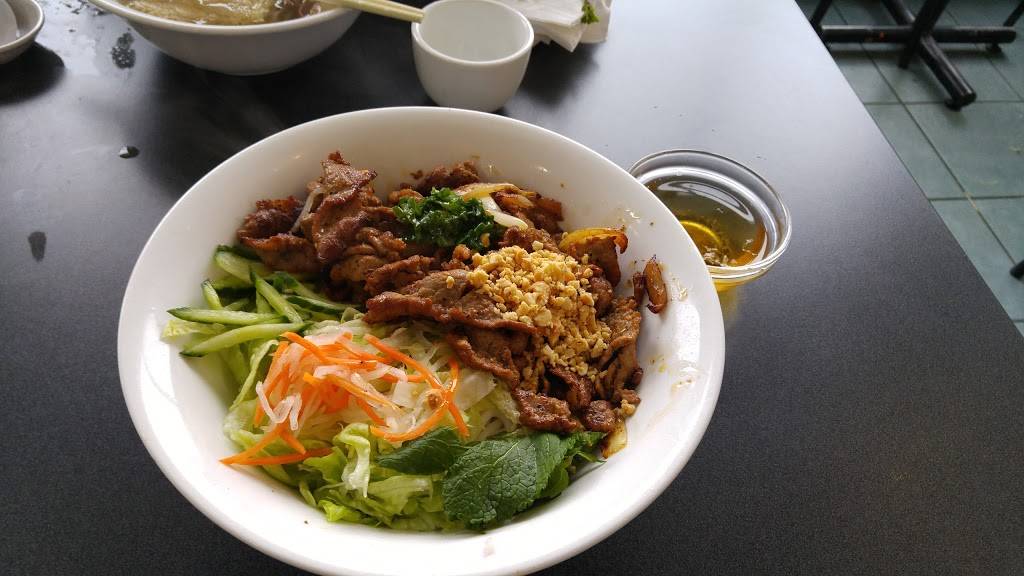 Pho Dau Bo Restaurant | restaurant | 1125 Dundas St E, Mississauga, ON L4Y 2C3, Canada | 9052819878 OR +1 905-281-9878