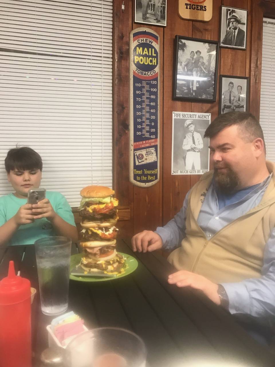 Buckaroos Family Restaurant | restaurant | 708 S College St, Winchester, TN 37398, USA | 9314690997 OR +1 931-469-0997