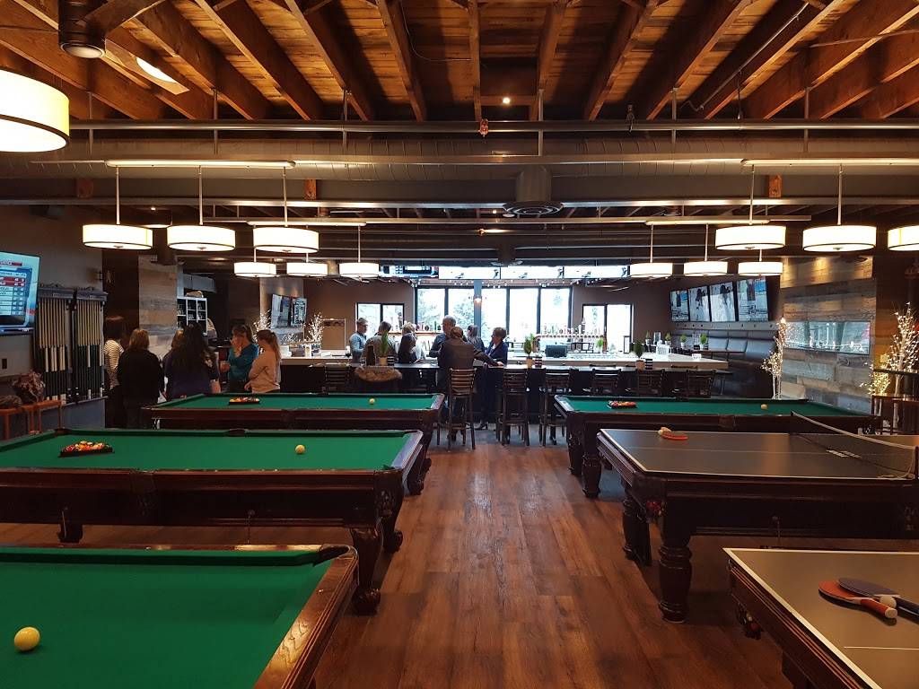 The Crooked Cue | restaurant | 3056 Bloor St W, Etobicoke, ON M8X 1C4, Canada | 4162367736 OR +1 416-236-7736