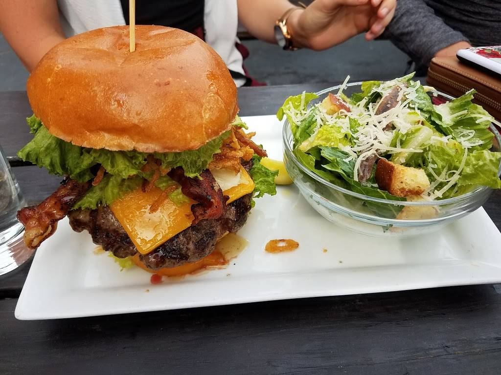 Citizen Burger Bar | restaurant | 3515, 2907 W Cary St, Richmond, VA 23221, USA | 8043582914 OR +1 804-358-2914