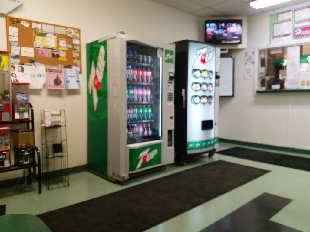 Harolds Chicken Shack | restaurant | 1994 Grant St, Gary, IN 46404, USA | 2199497599 OR +1 219-949-7599