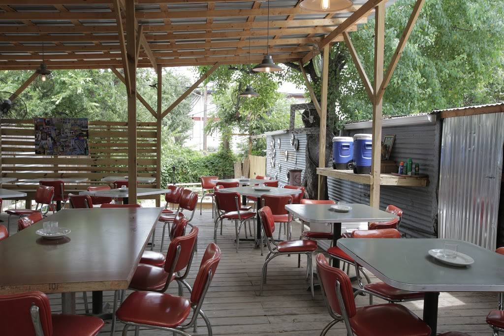 Patrizis | restaurant | 2307 Manor Rd, Austin, TX 78722, USA | 5125224834 OR +1 512-522-4834