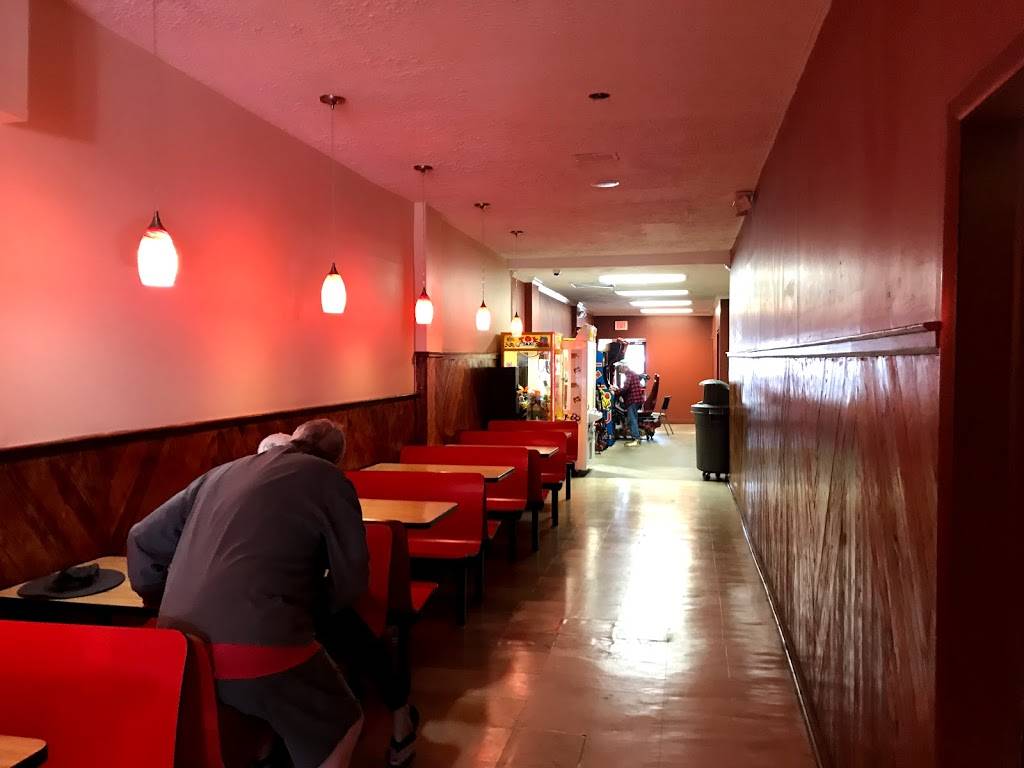 Georgios Famous Pizza | restaurant | 211 Main St, North Myrtle Beach, SC 29582, USA | 8432493135 OR +1 843-249-3135