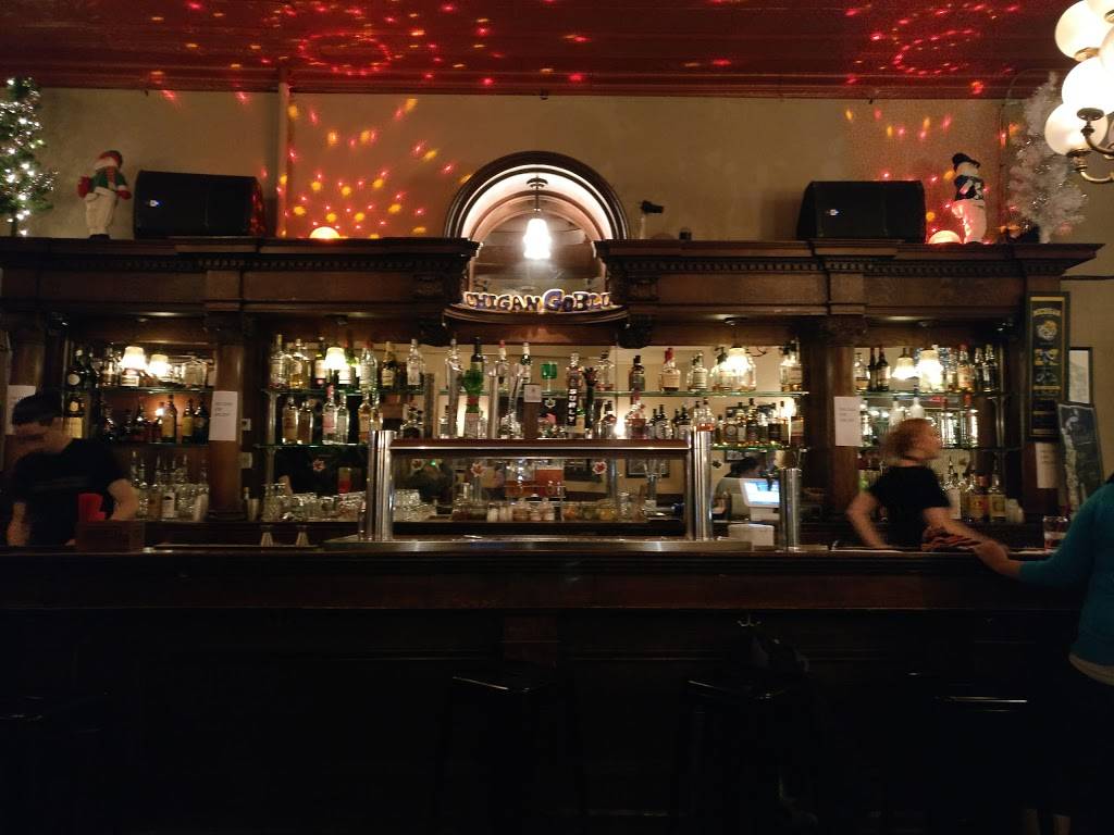 Dickens Street Public House at Four Farthings | night club | 2060 N Cleveland Ave, Chicago, IL 60614, USA | 7736616129 OR +1 773-661-6129