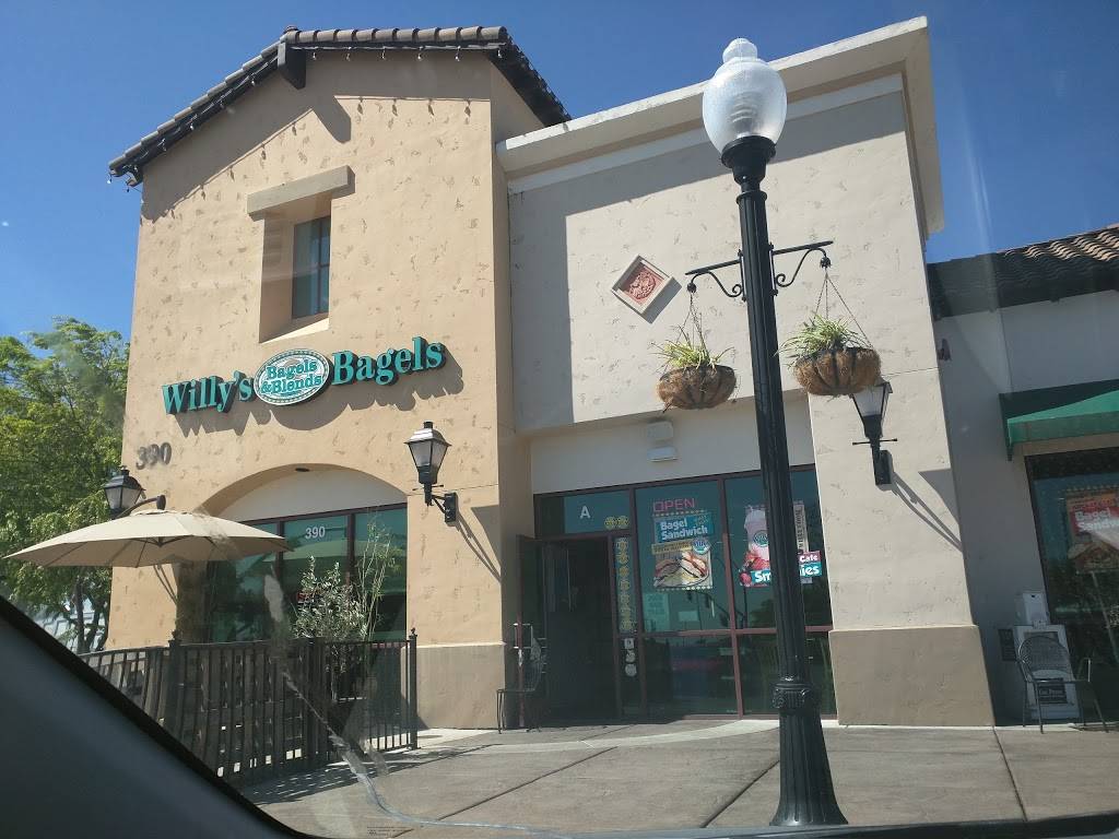 Willys Bagels & Blends | bakery | 390 W Country Club Dr # A, Brentwood, CA 94513, USA | 9253087534 OR +1 925-308-7534