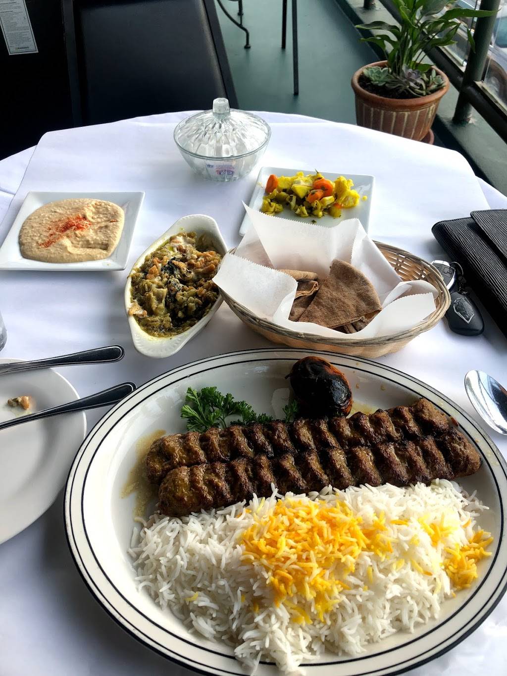 Chell Sotoon Grill | restaurant | 400 S San Vicente Blvd, Los Angeles, CA 90048, USA | 3106593242 OR +1 310-659-3242