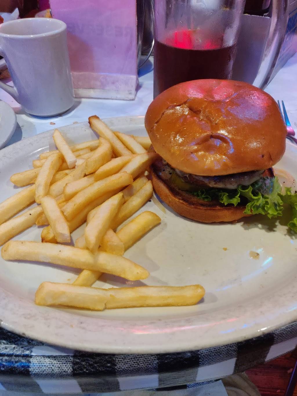 Codys Original Roadhouse | restaurant | 2890 W Bay Dr, Belleair Bluffs, FL 33770, USA | 7275848473 OR +1 727-584-8473