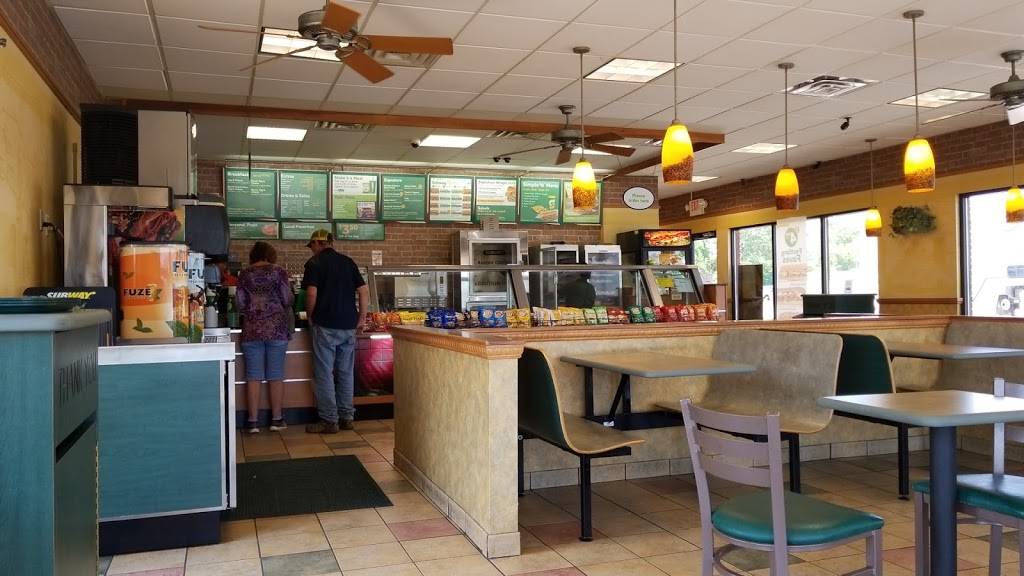 Subway Restaurants | restaurant | 11115 AL-157, Moulton, AL 35650, USA | 2569744050 OR +1 256-974-4050