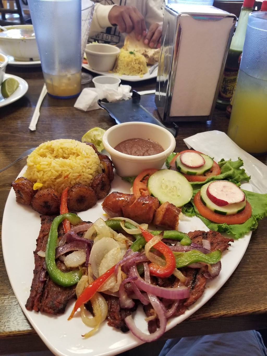 El Pupusodromo | restaurant | 2303, 12325, Veterans Memorial Dr, Houston, TX 77014, USA | 2815872800 OR +1 281-587-2800