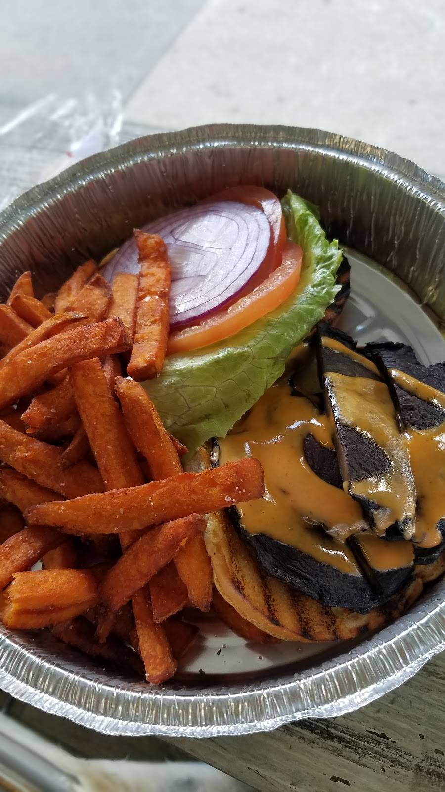 Fusion Juice Bar | restaurant | 34-2 36th Ave, Astoria, NY 11106, USA | 3477384024 OR +1 347-738-4024