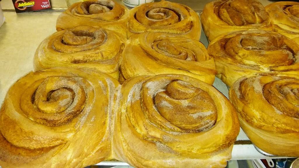 Sallys Family Restaurant & Whatta Pizza | restaurant | 103 N Charles St, White Cloud, MI 49349, USA | 2316892000 OR +1 231-689-2000