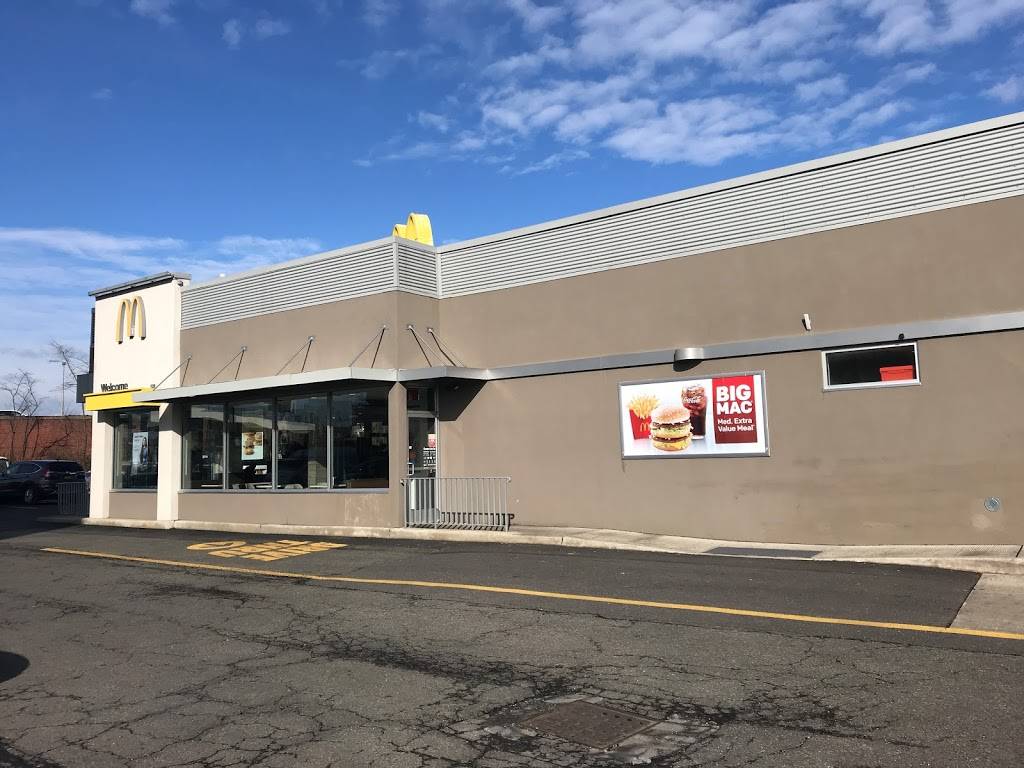 BP | restaurant | 59-36 Maurice Ave, Maspeth, NY 11378, USA | 7183263638 OR +1 718-326-3638