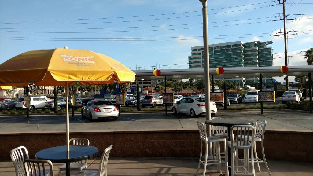 Sonic Drive-In | restaurant | 5247 Kearny Villa Rd, San Diego, CA 92123, USA | 8586940388 OR +1 858-694-0388
