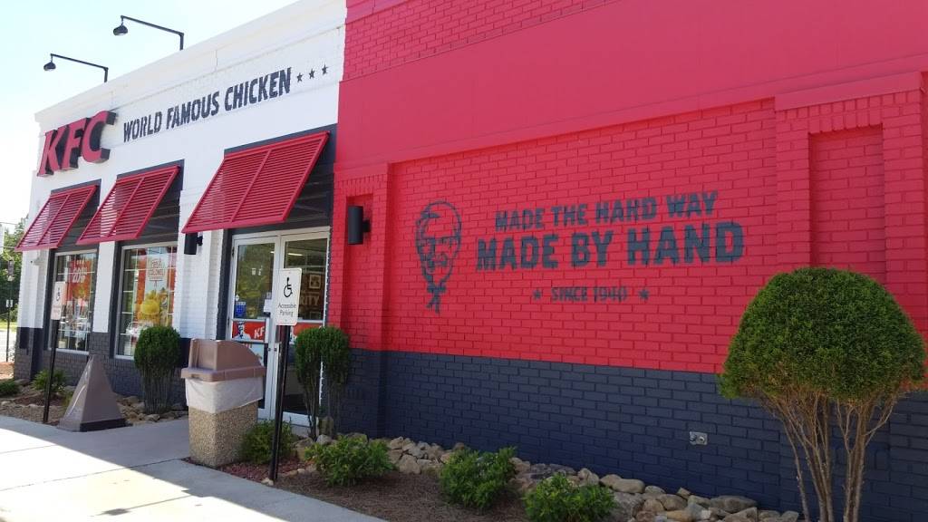 KFC | meal takeaway | 2005 S Main St, Farmville, VA 23901, USA | 4343925656 OR +1 434-392-5656