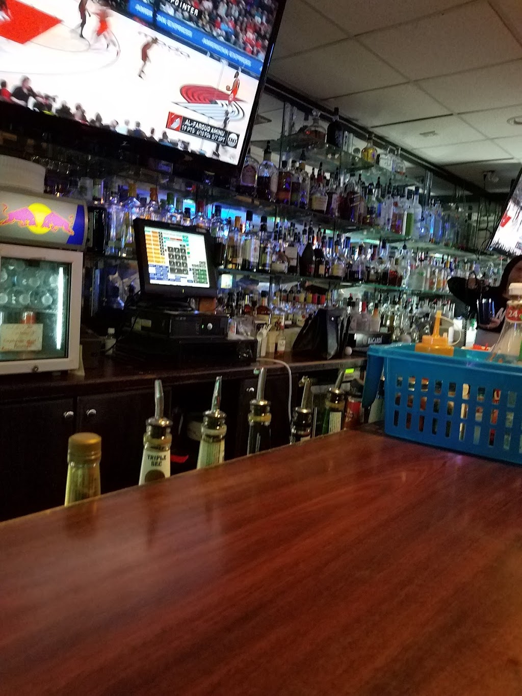 The Hub Sports Bar And Grill | restaurant | 6001 Belair Rd, Baltimore, MD 21206, USA | 4103253450 OR +1 410-325-3450