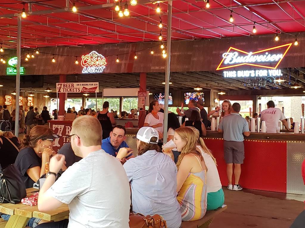 Bud Tent | restaurant | 3000 E Grand Ave, Des Moines, IA 50317, USA | 5152081320 OR +1 515-208-1320