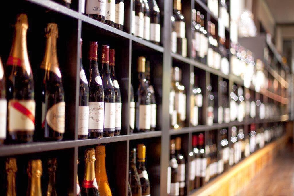 The Wine Spot | restaurant | 2271 Lee Rd, Cleveland Heights, OH 44118, USA | 2163423623 OR +1 216-342-3623