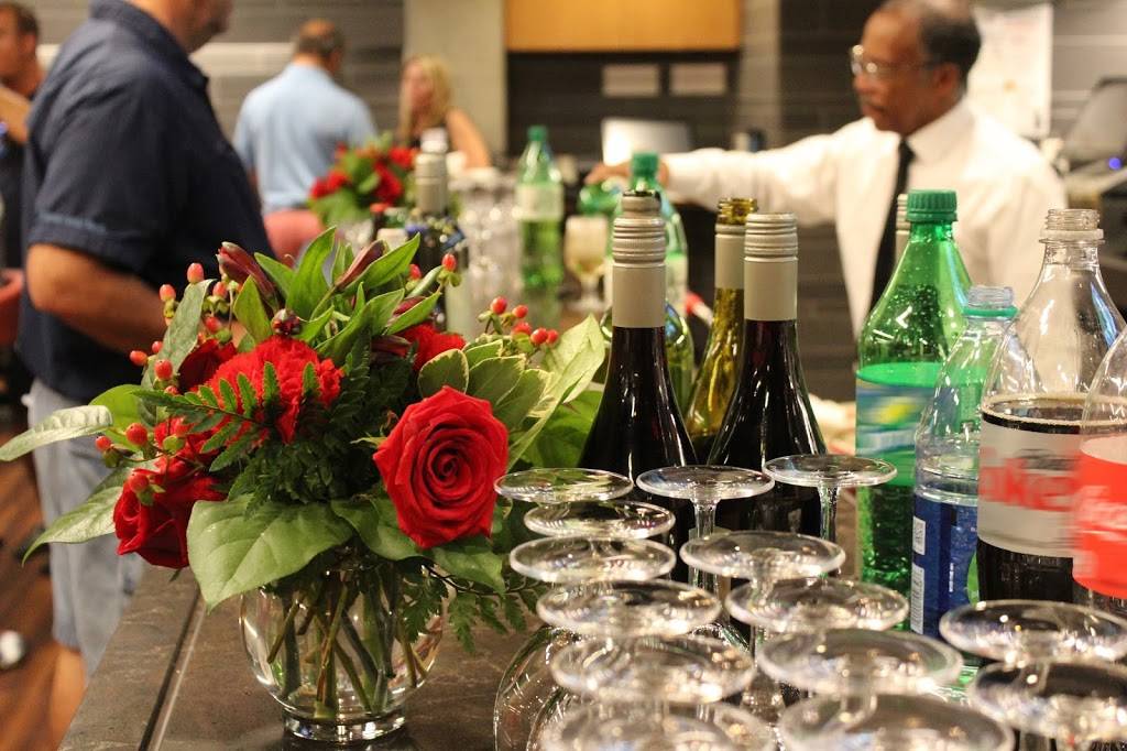 Murphys Grill | restaurant | 620, Edward J. Pryzbyla University Center, Michigan Ave NE, Washington, DC 20064, USA | 2023194770 OR +1 202-319-4770